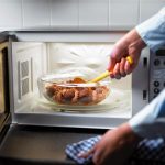 What is a microwave? Structure and utility of a microwave in life