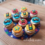 Vanilla Chiffon Cupcakes (Tang Mian Method) with Meringue Buttercream  燙麵法雲尼拿戚風杯子蛋糕配蛋白奶油霜– EC Bakes 小意思